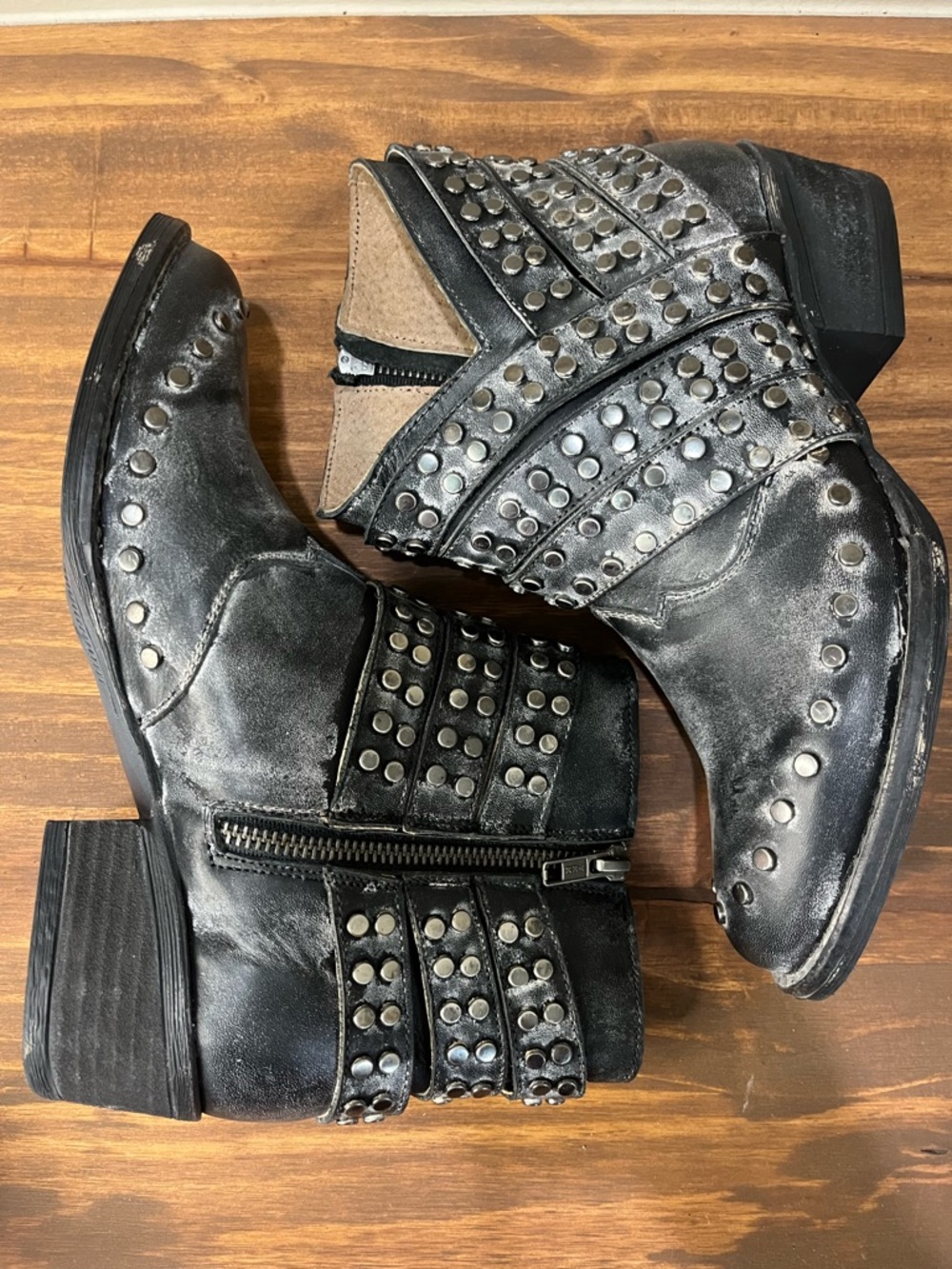 CIRCLE G BLACK Distressed  MOTO Leather Studded Booties SZ 8 MADE IN MEXICO EUC - Picture 4 of 10